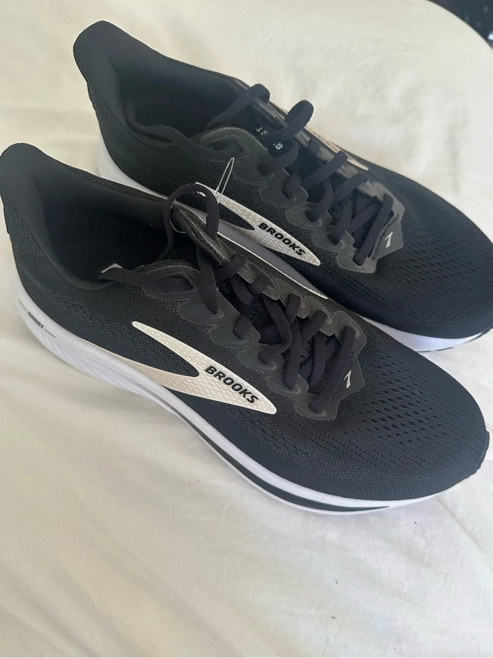 New Brooks Men's Ghost 17 Running Shoe - Black and White Colourway Size 10